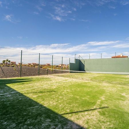 Villa Majanicho Con Piscina Lajares Exteriör bild