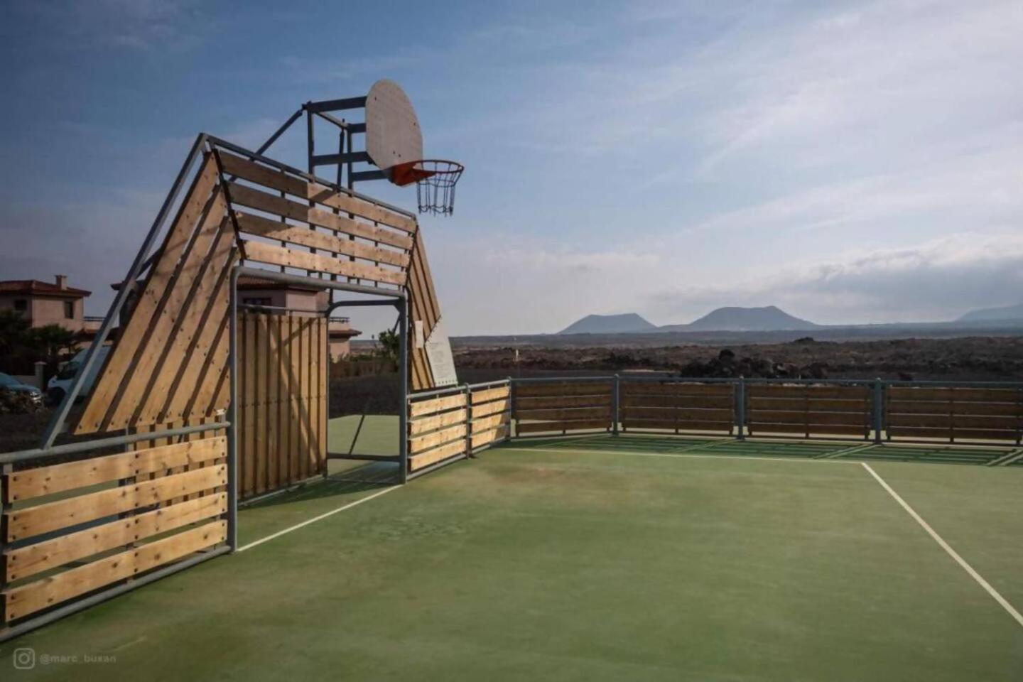 Villa Majanicho Con Piscina Lajares Exteriör bild