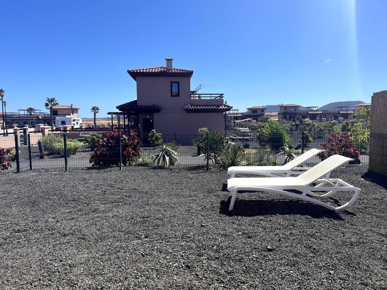 Villa Majanicho Con Piscina Lajares Exteriör bild